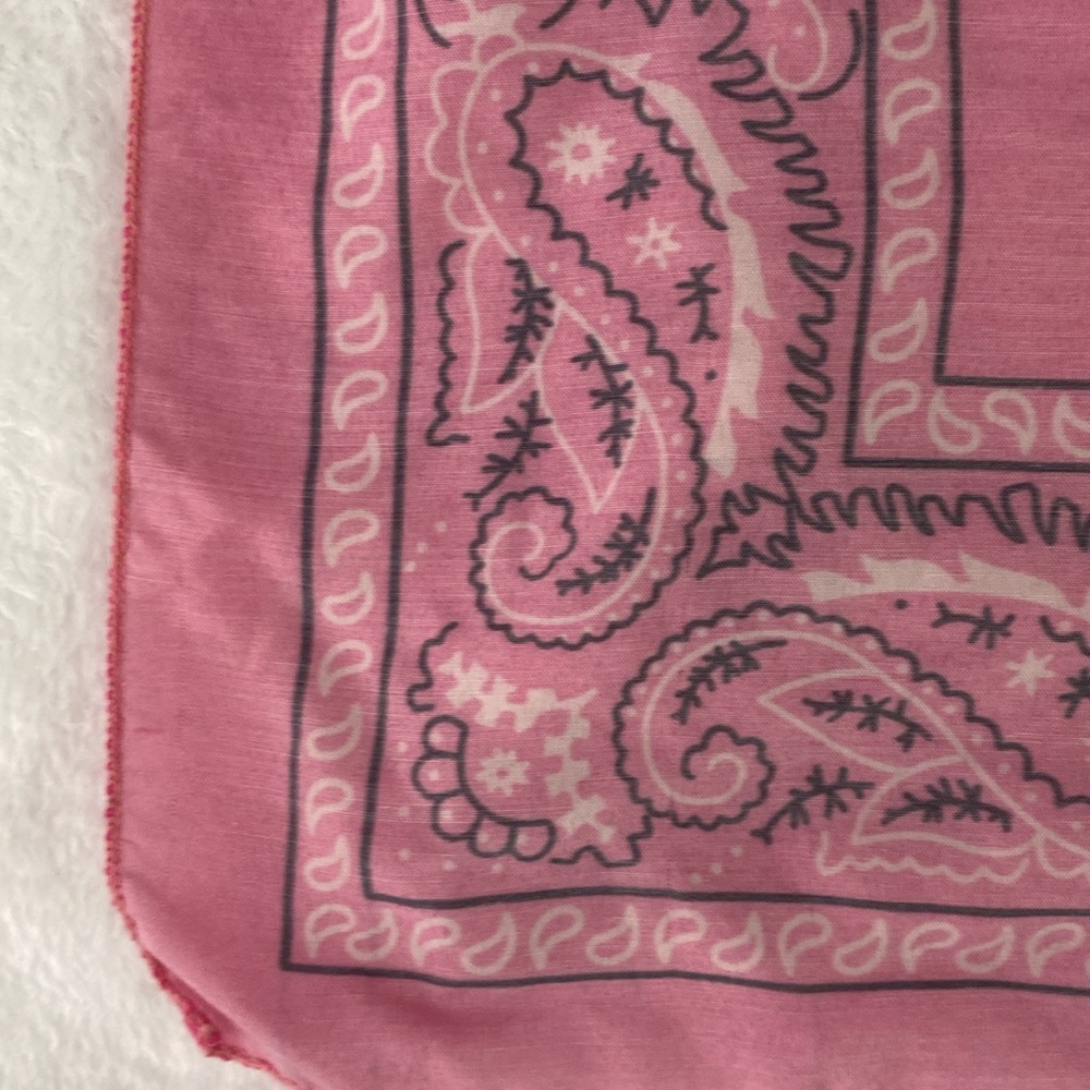 Pink and white paisley kerchief / bandana - Picture 16 of 17